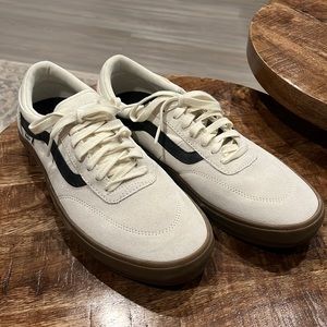 9.5 vans crush pop skate shoes never worn